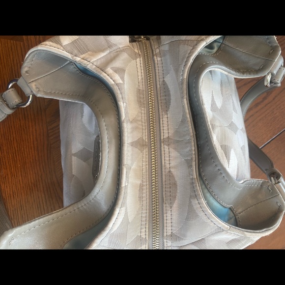 Grey Coach Handbag: leather straps & blue liner - Picture 10 of 14